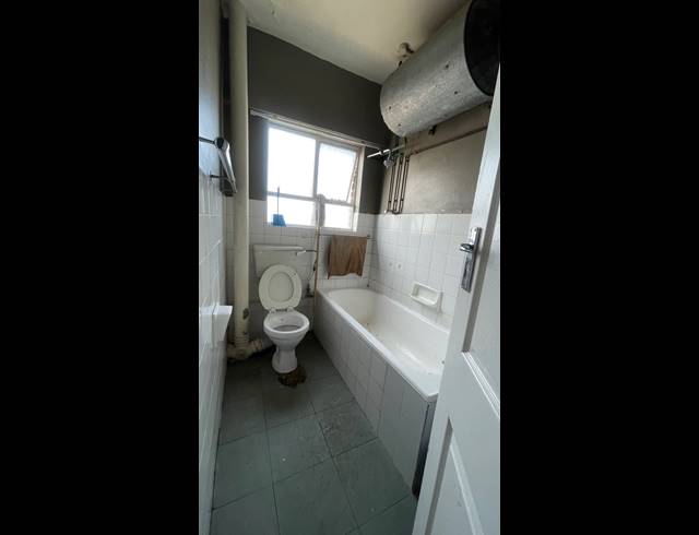 2.5 BEDROOM APARTMENT FOR SALE IN GLENWOOD